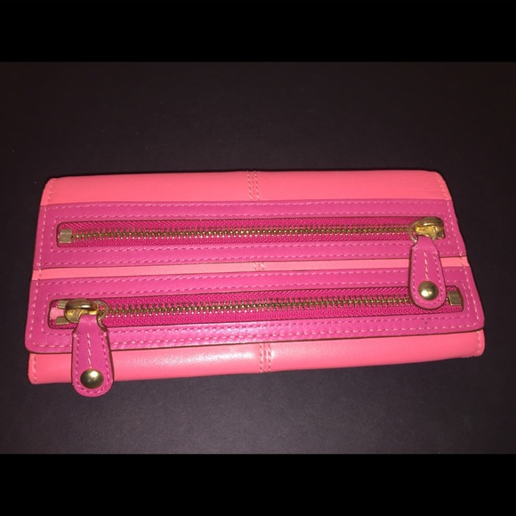 Coach 2 Zippers On Front Salmon Pink Wallet - Picture 1 of 6